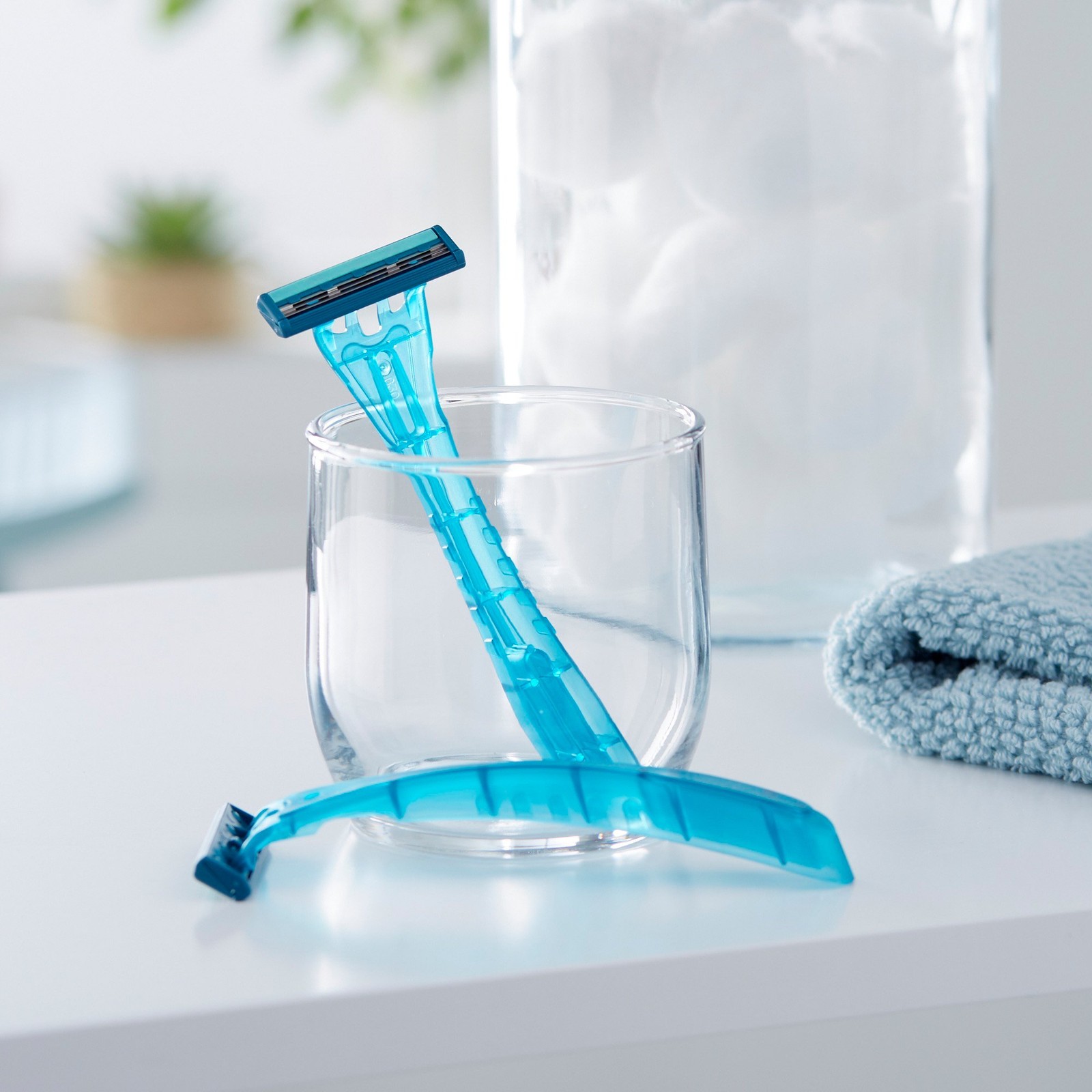 personal razor with lubricating - image 5